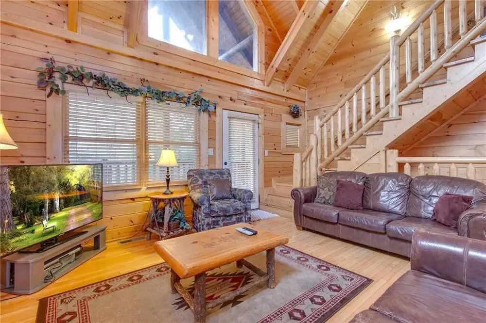 Destinys Lodge - Five Bedroom Cabin