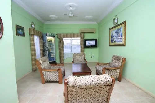 Apaade Lodge Hotel