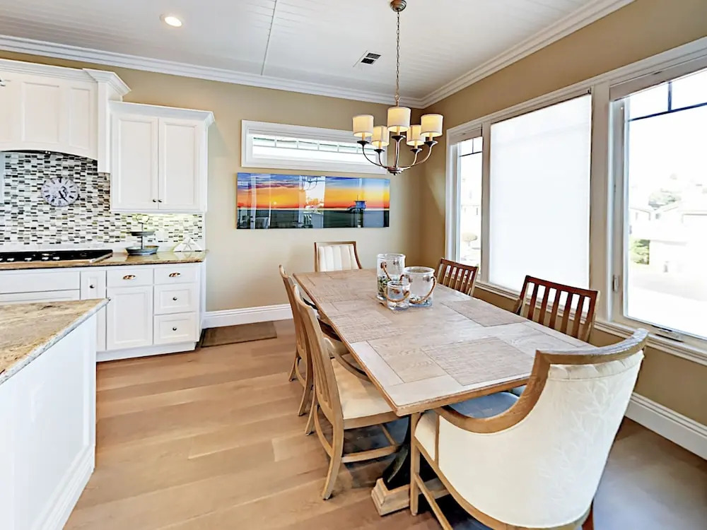 3625 Sunset Home 3 Bedrooms 2.5 Bathrooms Home