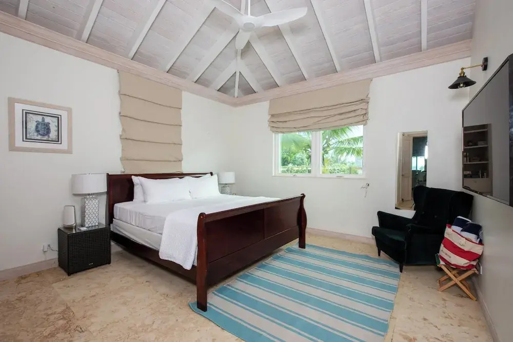 Wild Orchid Hideaway: Lux Beachfront Sanctuary