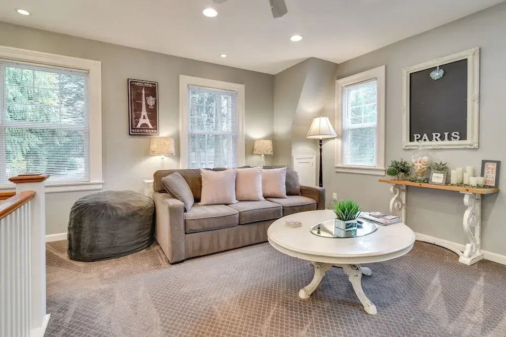 2 Mi to Bay Park: Milwaukie Getaway on 1 Acre!
