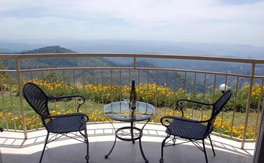 The Cliff Resort, Munnar