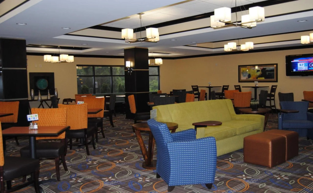 Holiday Inn Express & Suites Covington by IHG
