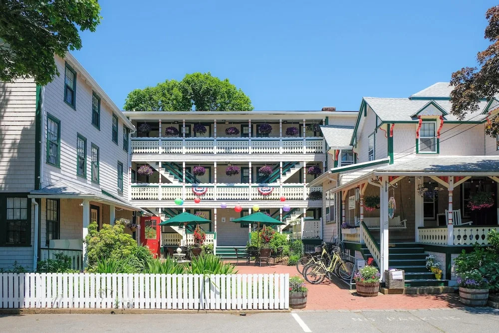 Pequot Hotel