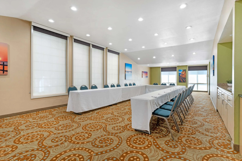 Best Western Plus Heritage Inn