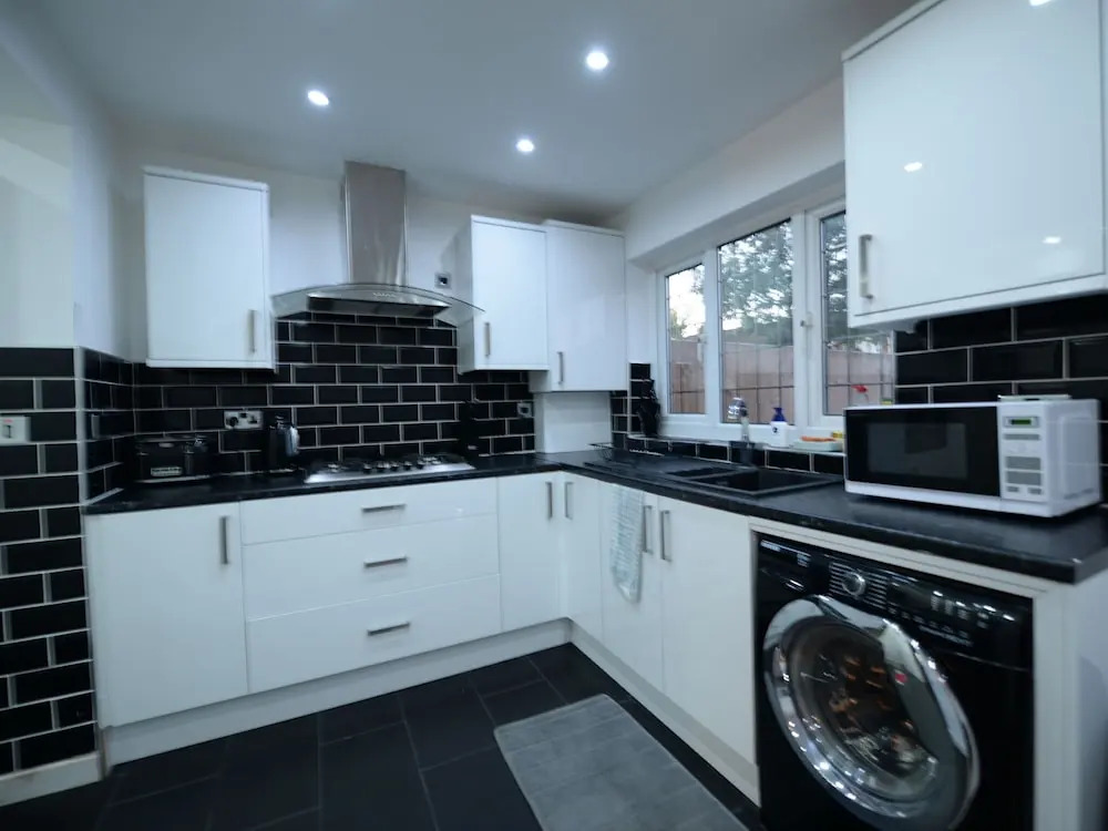 Alluring Holiday Home in Coventry With Garden