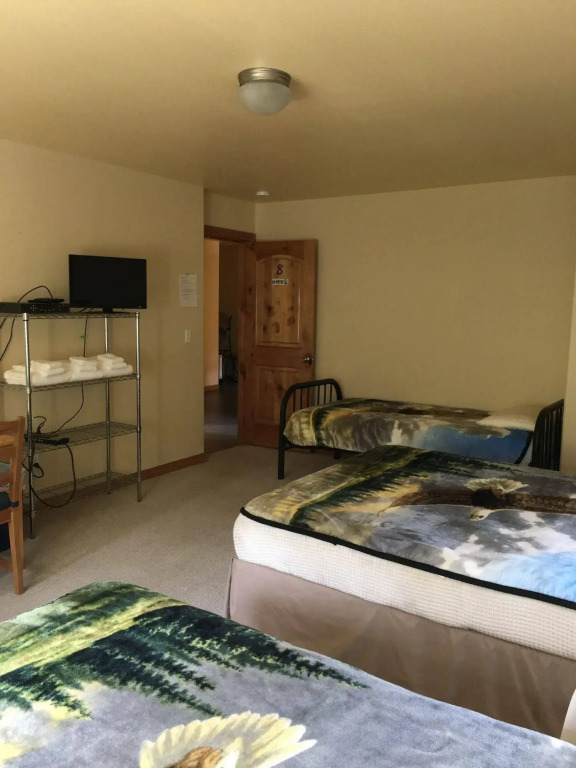 Twin Peaks Lodge and RV Park