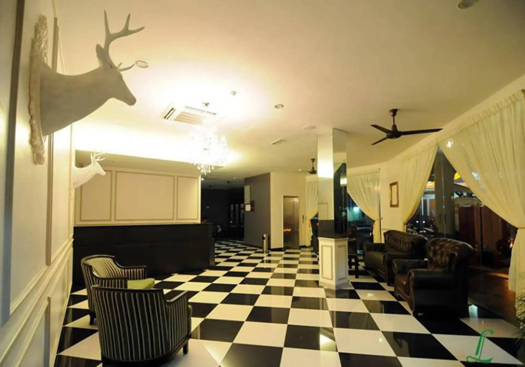 Luscious Hotel