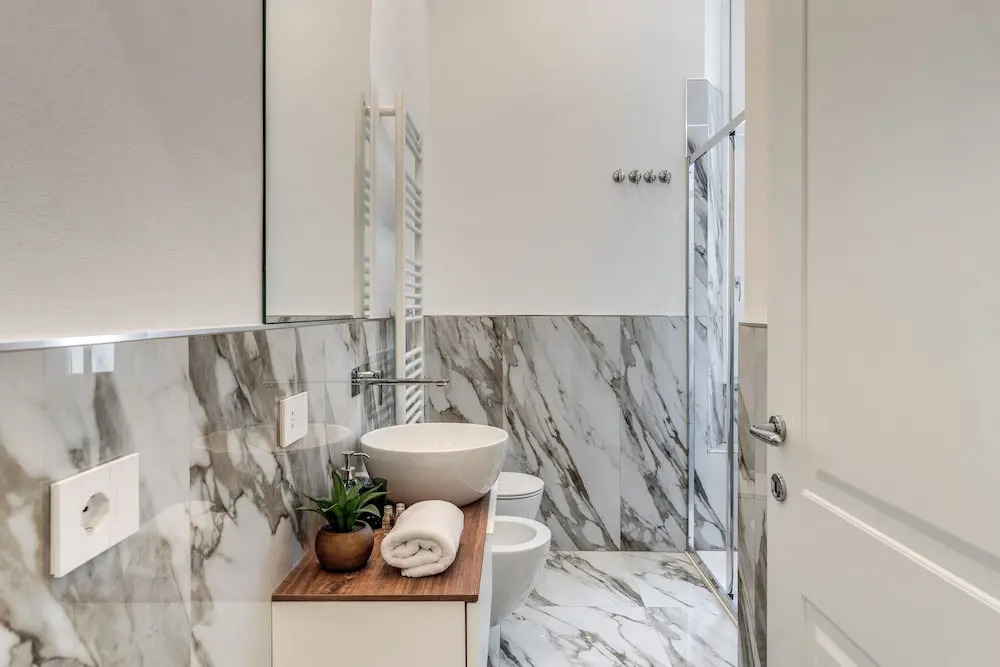 AwesHome Luxury Apartment