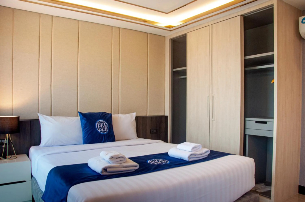 HT9 Hotel