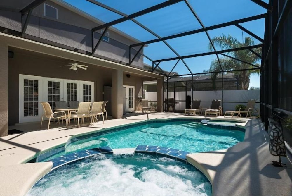 Ly235478 - Arcadia Estates - 5 Bed 4.5 Baths Villa