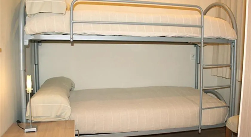 Classbedroom Apartments III