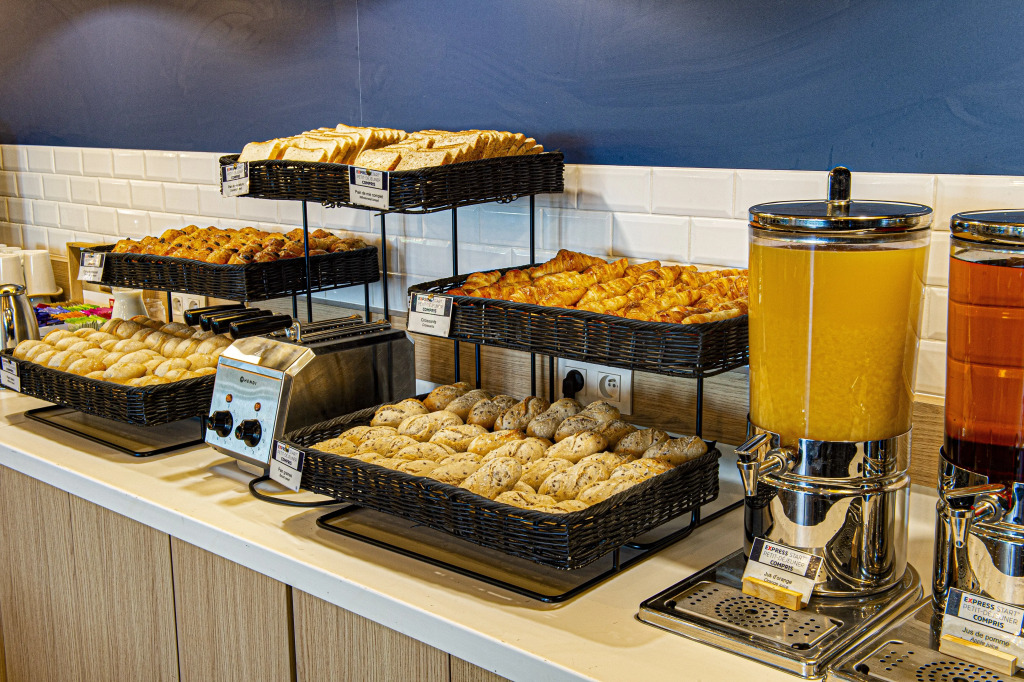 Holiday Inn Express Paris-Canal De La Villette by IHG