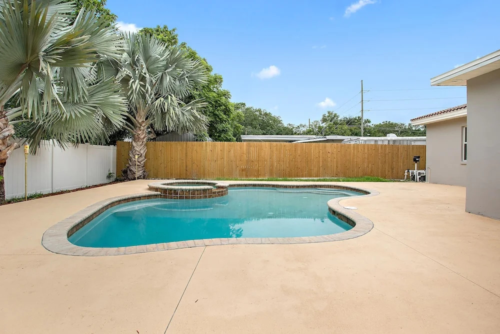 3BR House in Tampa by Tom Well IG - 3220