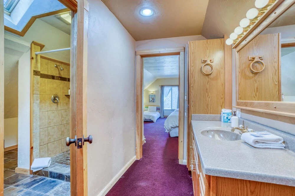 The Stellar Cabins