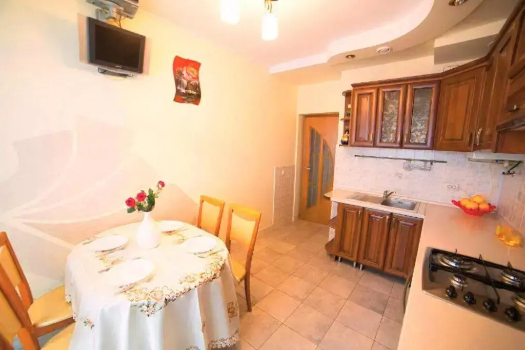 Two-Bedroom Apartment Victoria Gardens, Pivdenniy-Expo
