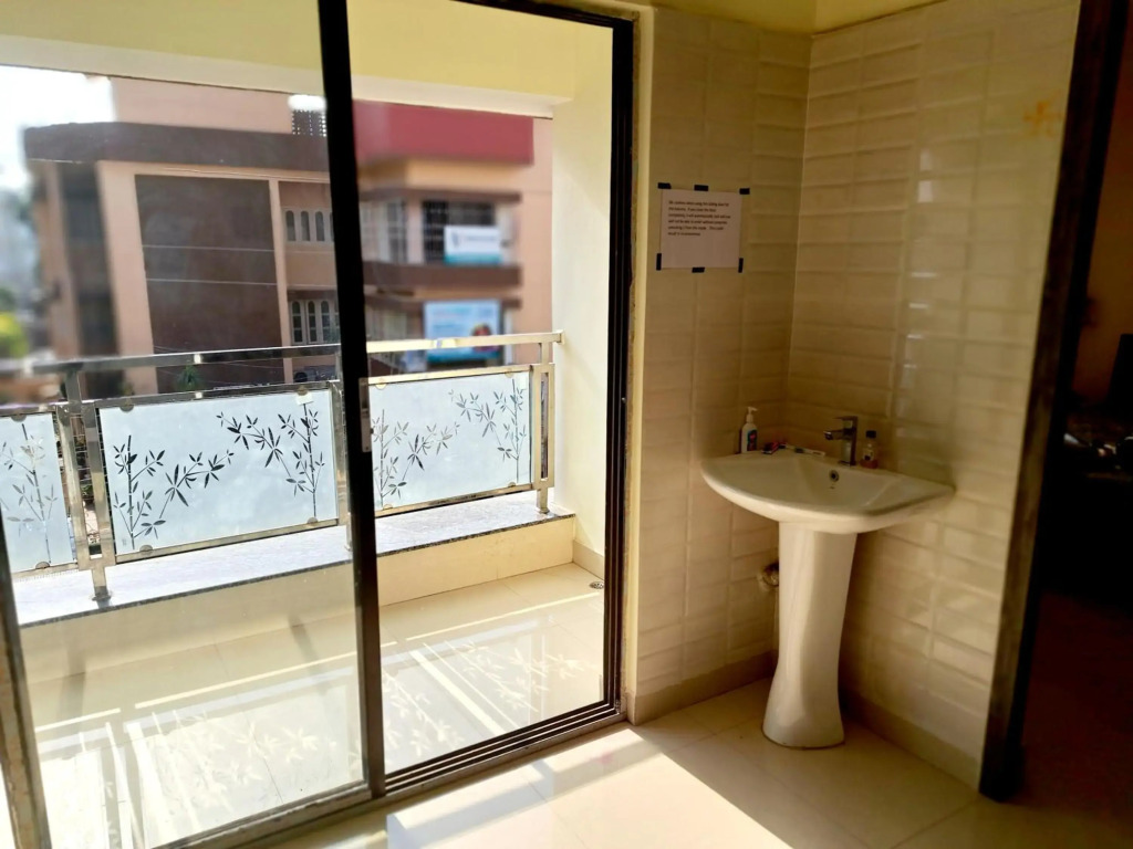 Entire Apartment -Pradhan Nagar Middle of the city