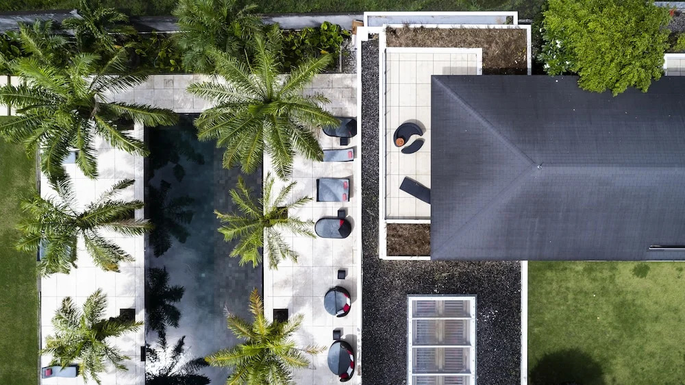 SuperNova Private Boutique Retreat Villa