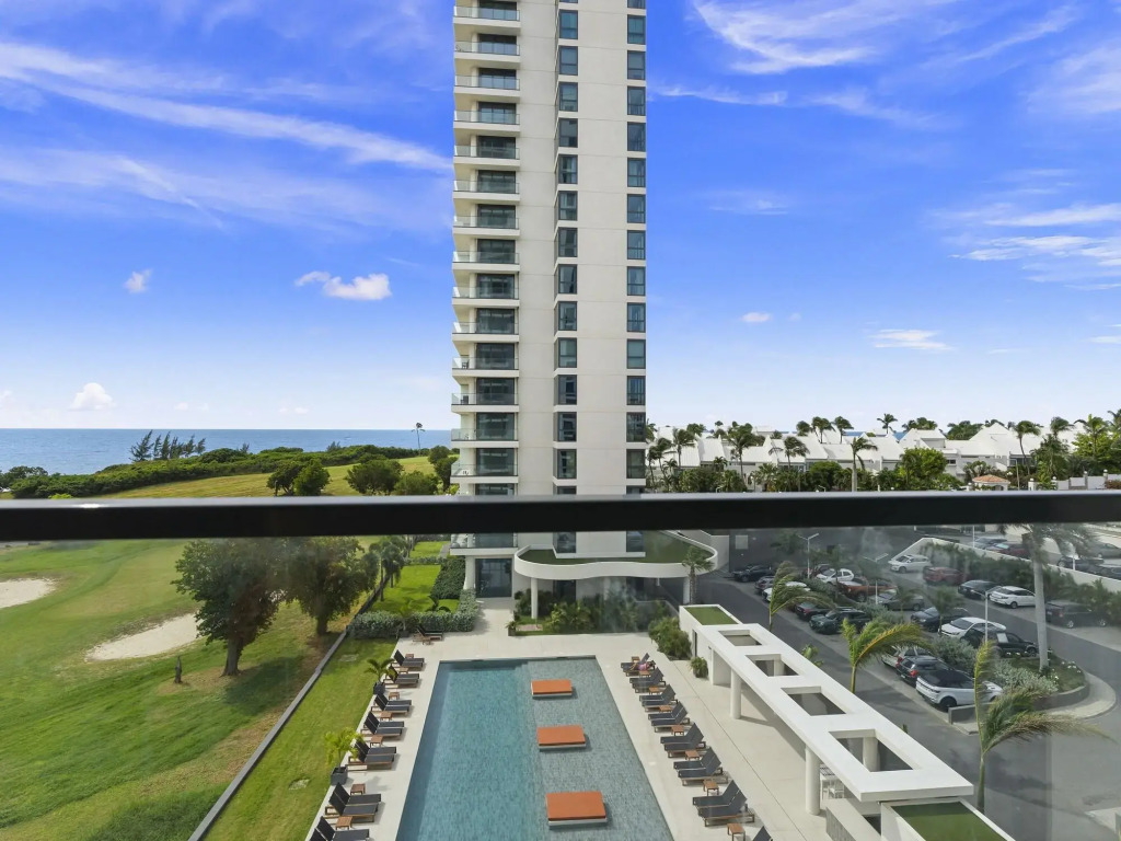 Mullet Bay Suites - Your Luxury Stay Awaits