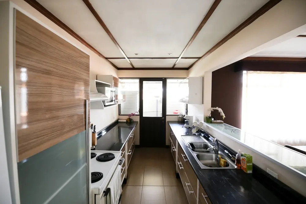 Large And Cosy Apartment With Private Garden