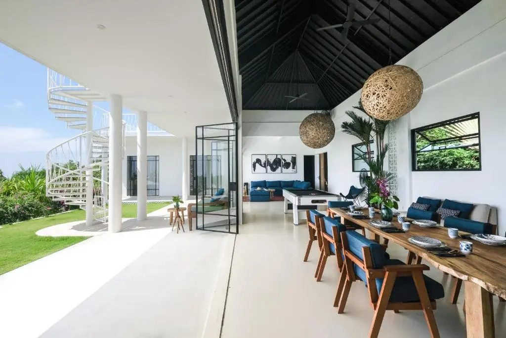 Tennis Villa Uluwatu - BEAUTIFUL VIEWS - Close to Savaya