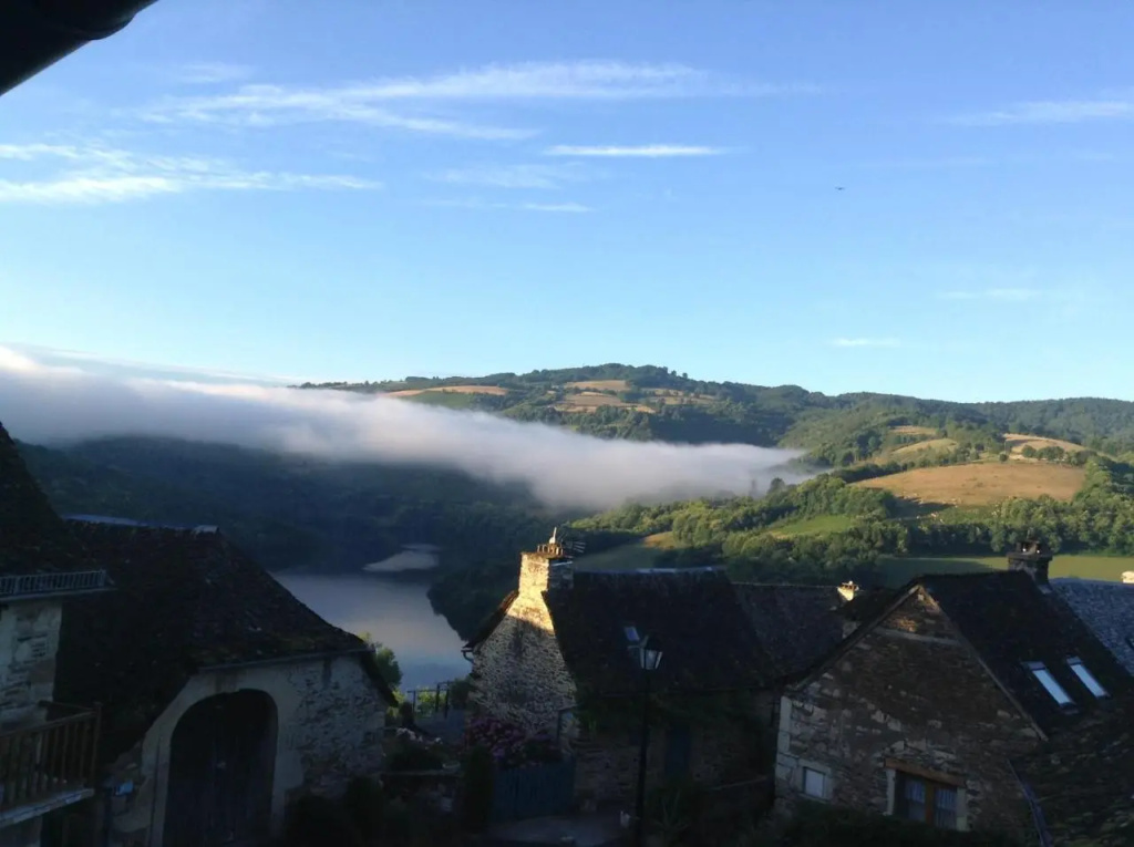 Les Hôtes du Lac, Chambres et tables dhôtes
