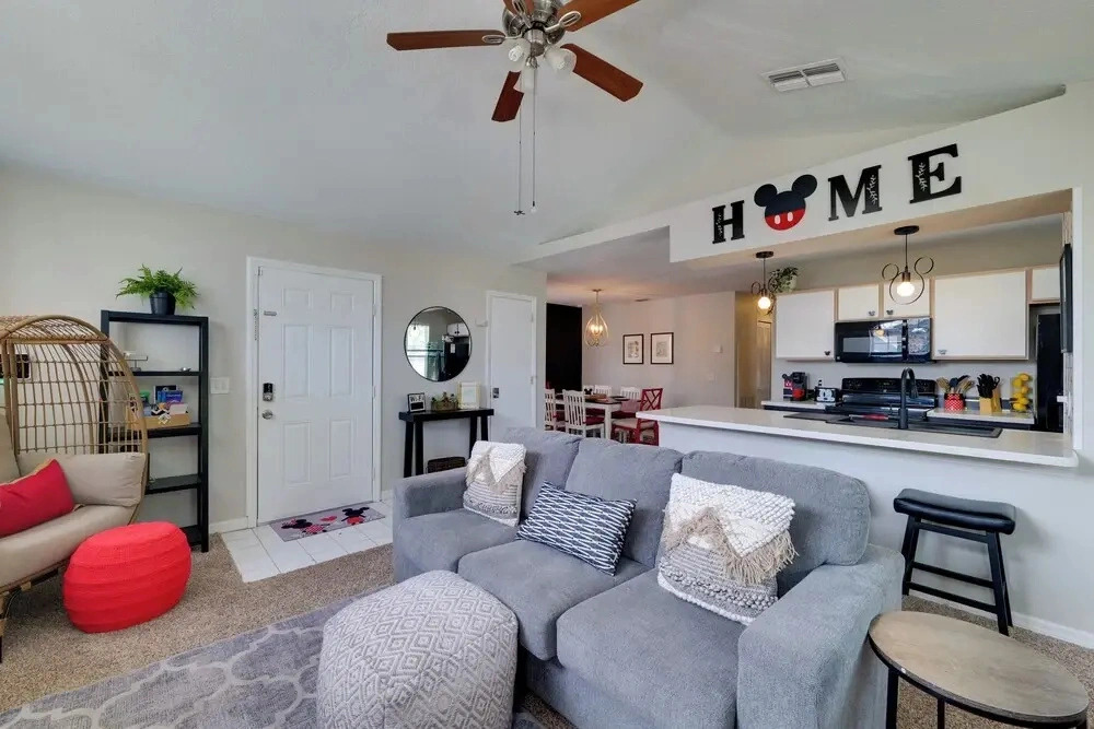 5 Mi to Wdw: Resort-style Condo w/ Pool Access