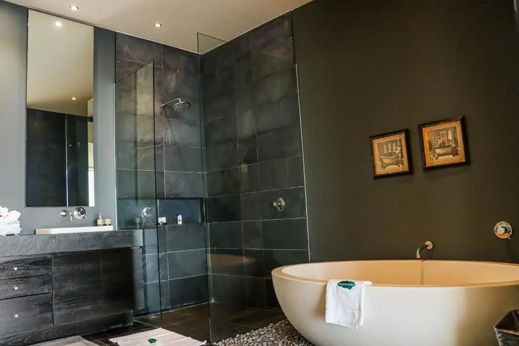 Spectacular 11,000 Sqft PenHouse fully staffed