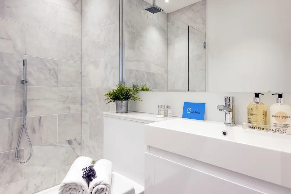 The Lillie Road Residence