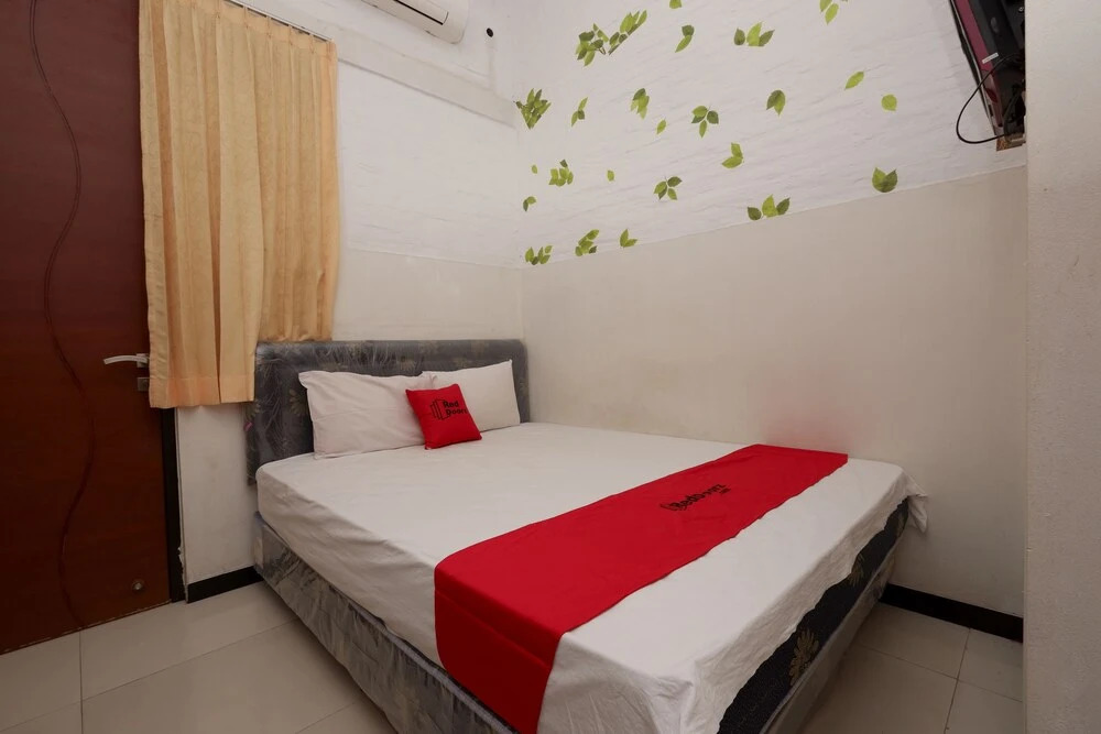 RedDoorz near GOR Manunggal Jati Majapahit