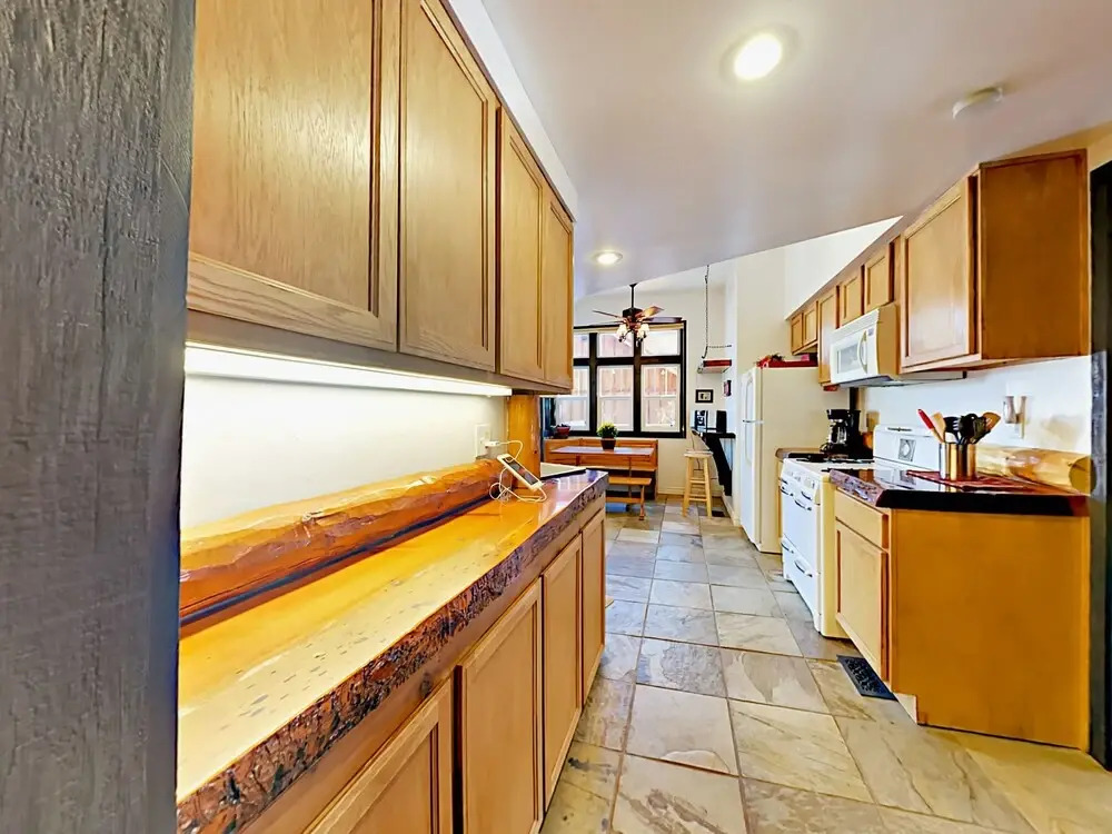 637 Talmadge Road Cabin
