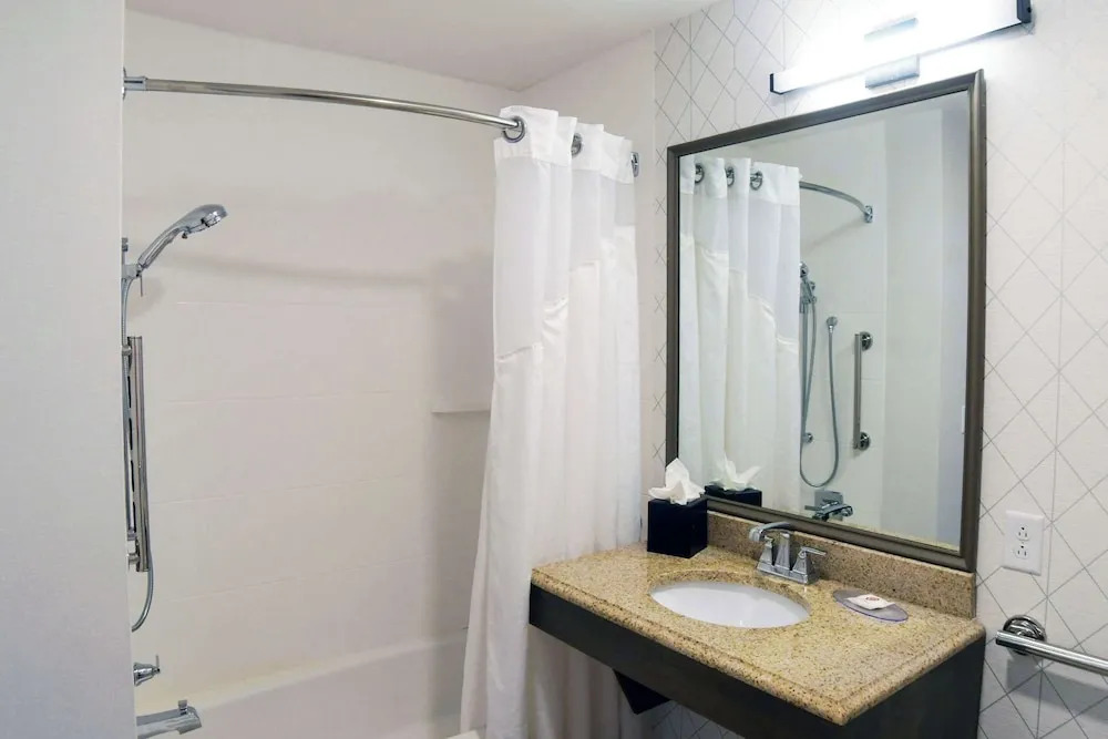 Holiday Inn Express Germantown Nw Milwaukee