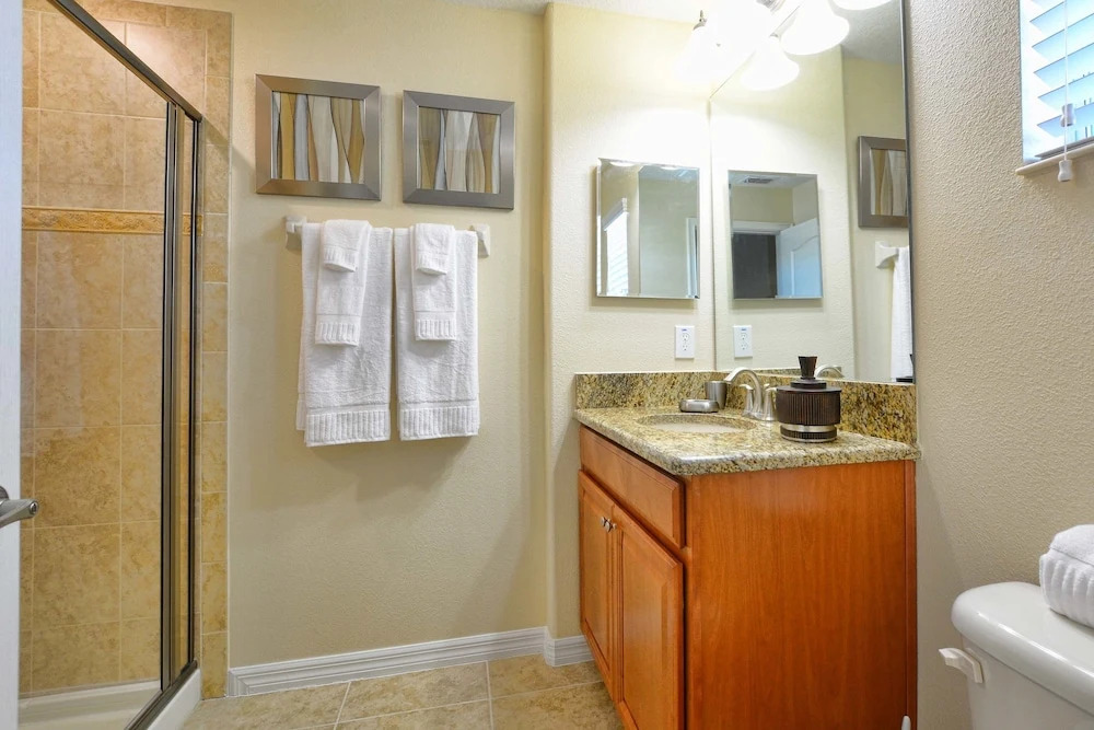 Storey Lake 5 Bedroom Townhome w Pool - 1600ST