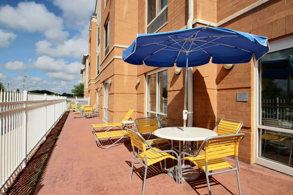 Fairfield Inn & Suites by Marriott Milwaukee Airport