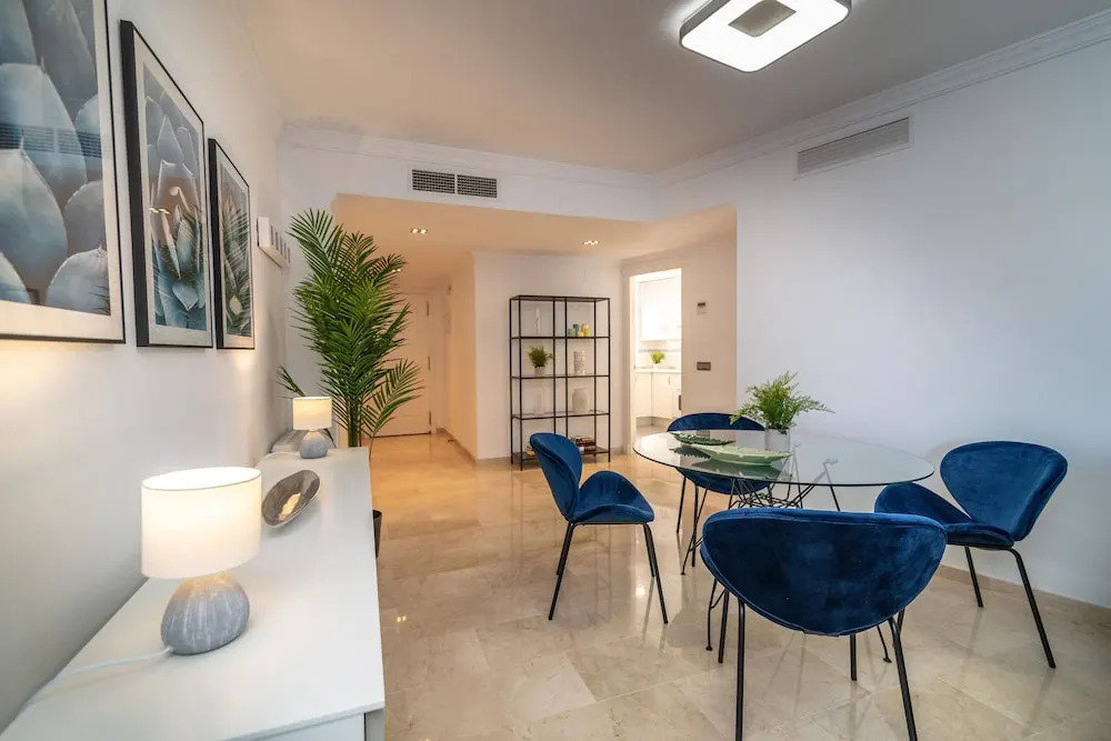 Comfy And Stylish Puerto Banus Apartment