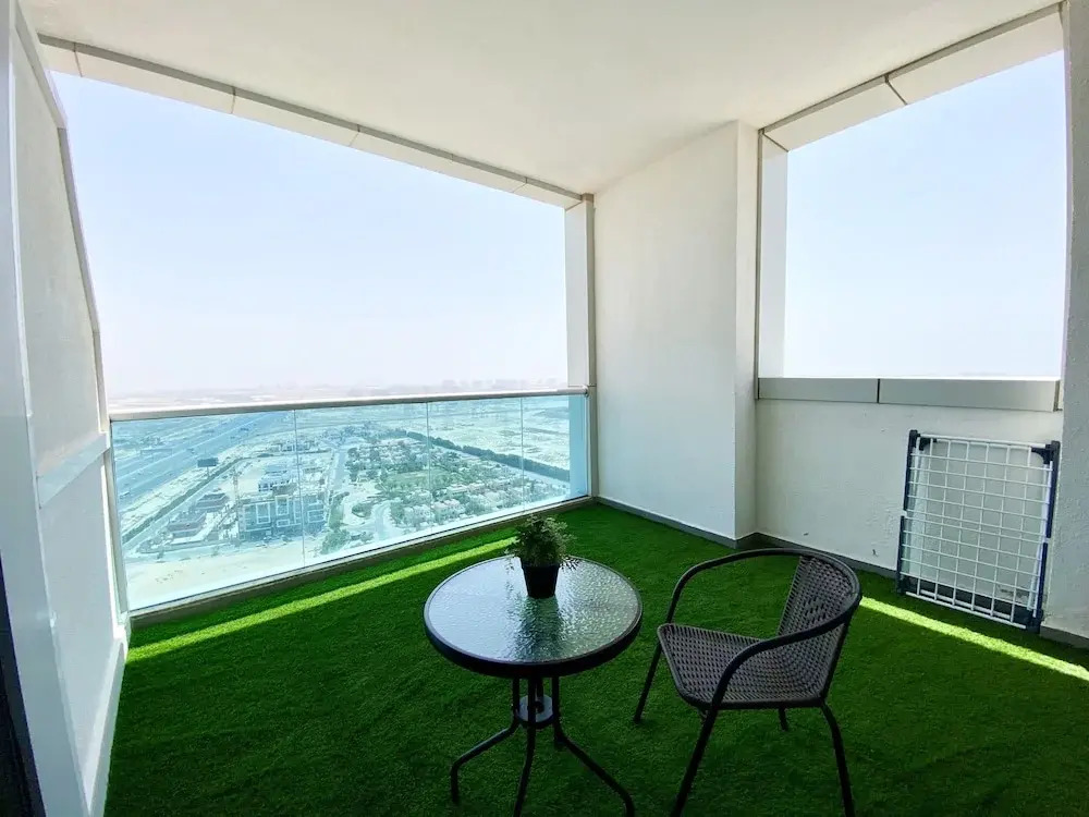 Marco Polo - Pastel Studio with Stunning Aerial City Views