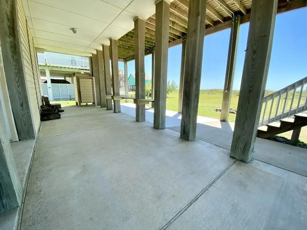 Janie's 4 Bedroom Home by RedAwning