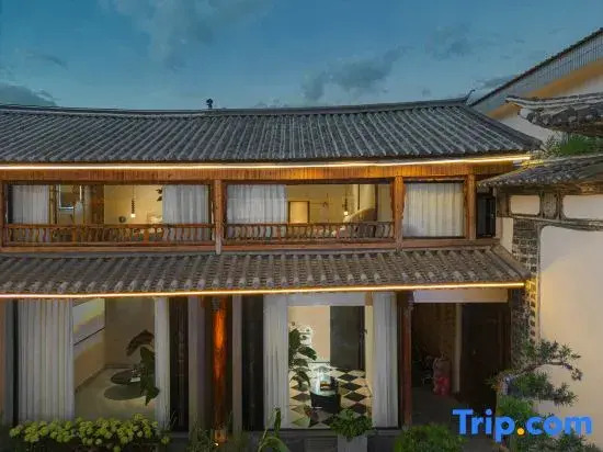 Manyun Ting Bai Ethnic Centennial Courtyard Designer Meisu