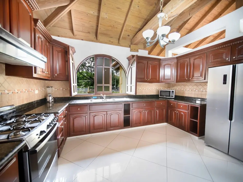 Casati Pearl House, Big House With Private Pool