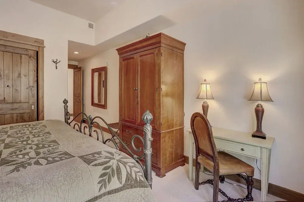 Elegant Updated 3 Bedroom Condo At One Arrowhead Place Condo by RedAwning