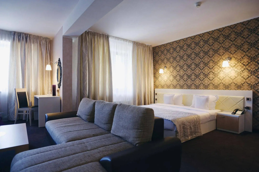 Black Tulip Hotel