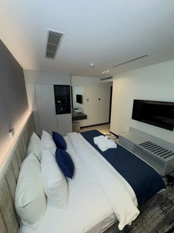 Blu Pearl Hotel & Residence