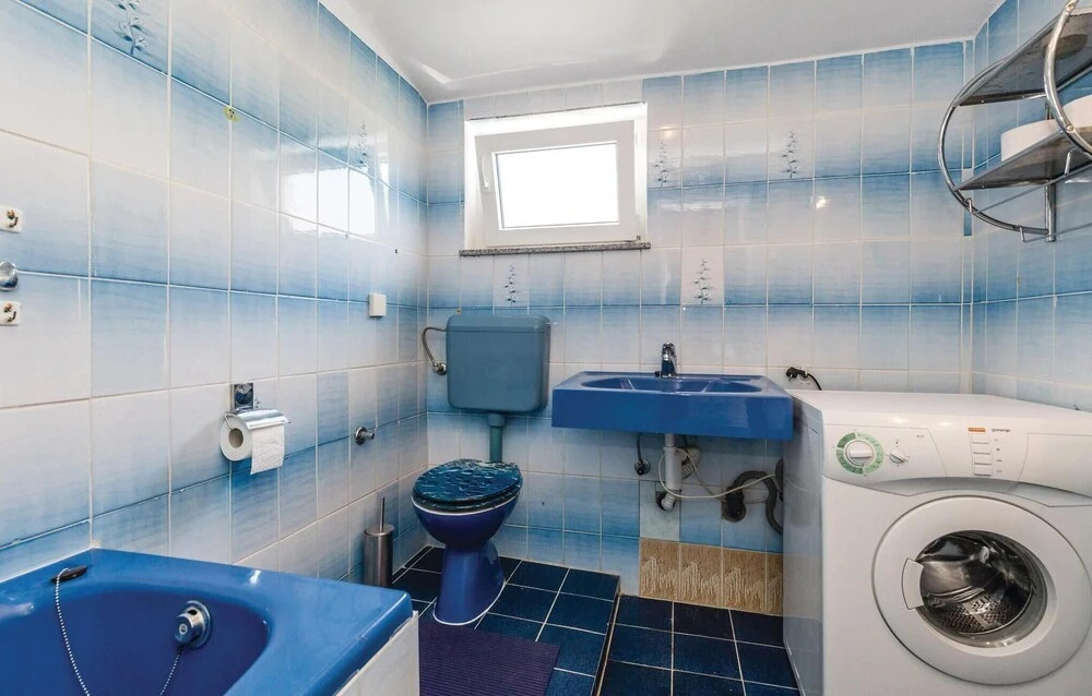 Amazing Home in Mundanije With Wifi and 2 Bedrooms