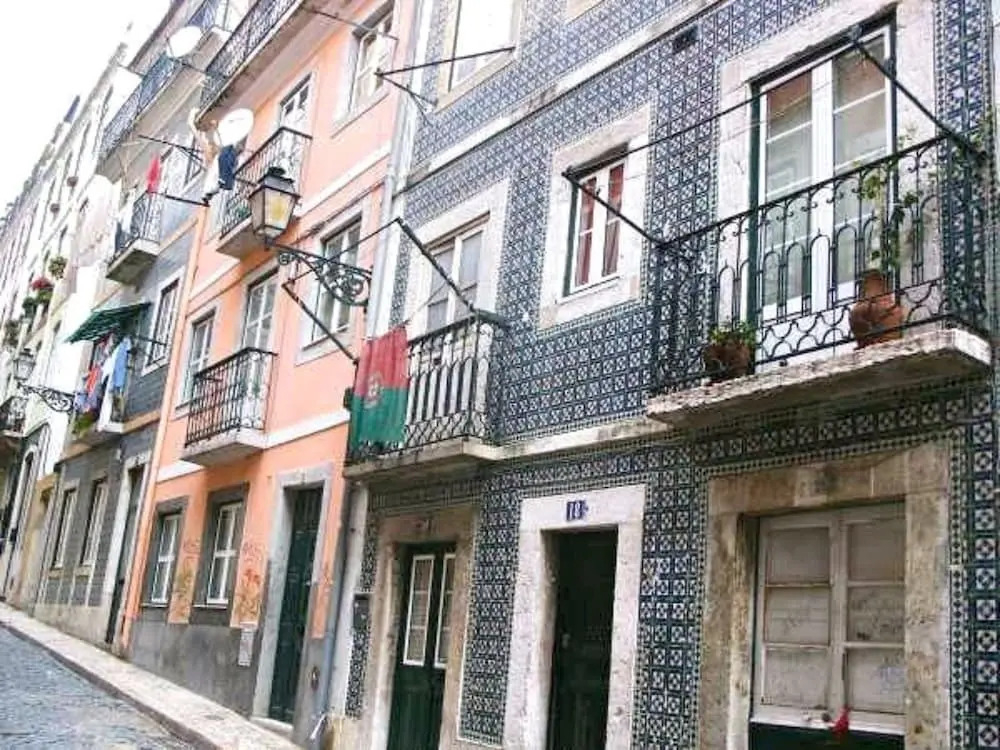 Bairro Alto Luz 2 Bedroom Apartment - RNU 69321