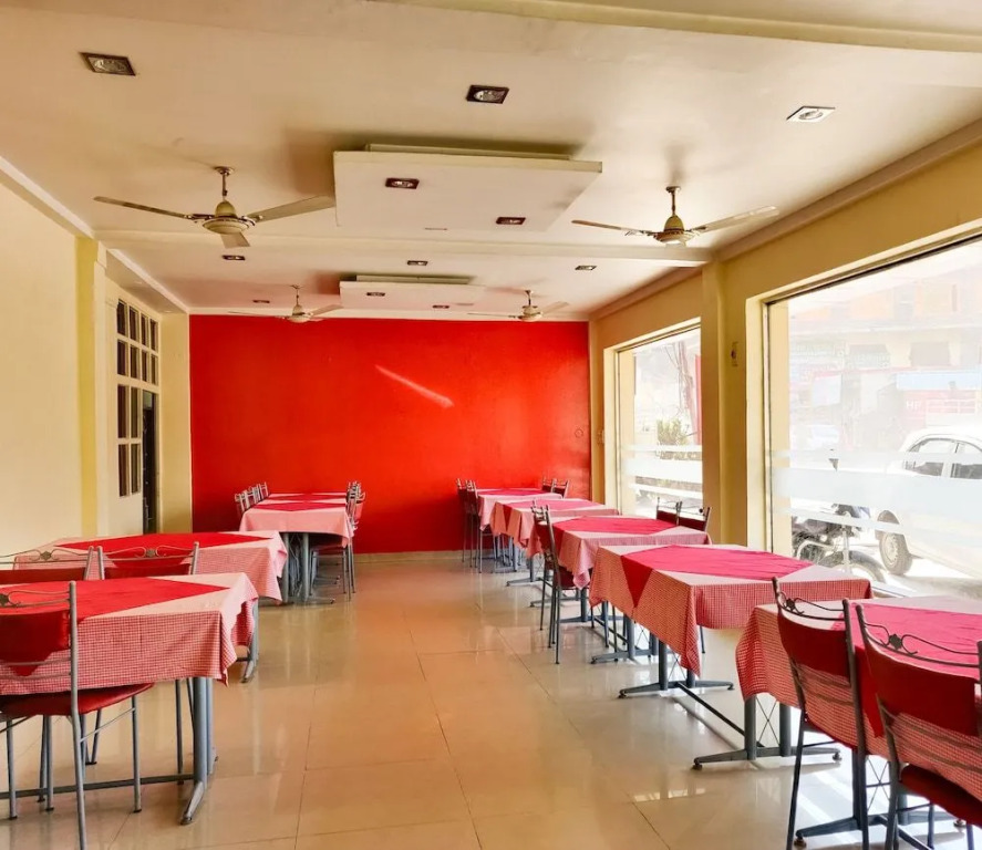 Hotel Amit - 5 Mins Drive to Airport
