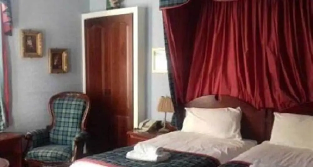 Lovat Arms Hotel