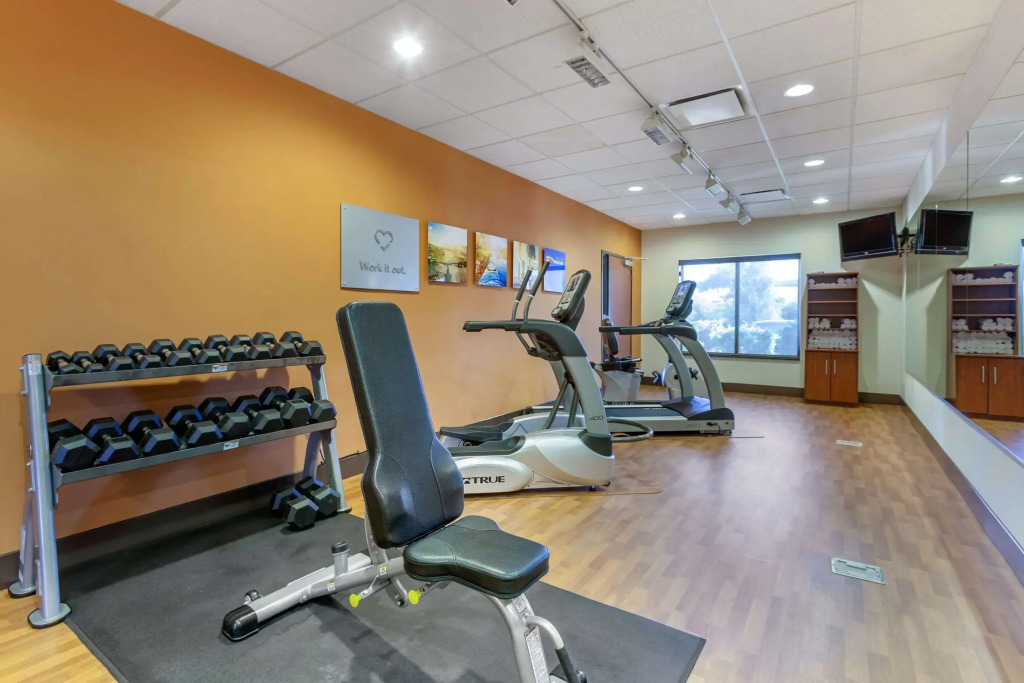 Comfort Suites Glendale - State Farm Stadium Area