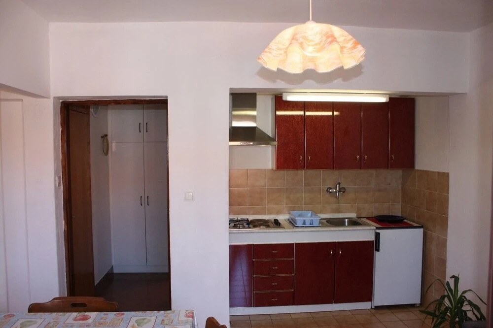 Petri - Close to the sea - A1 Crveni