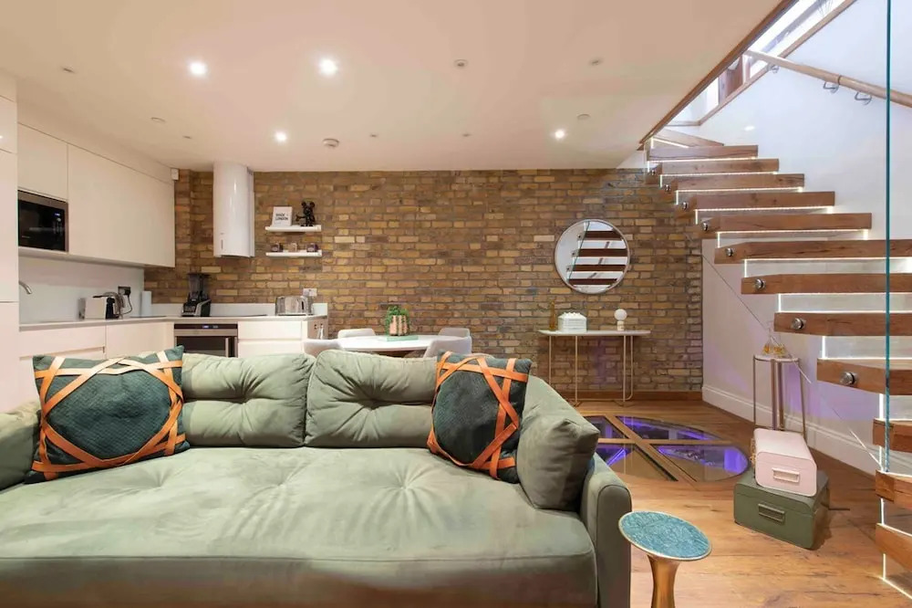 Unbeatable Location Luxury 2bed 2bath Apartment