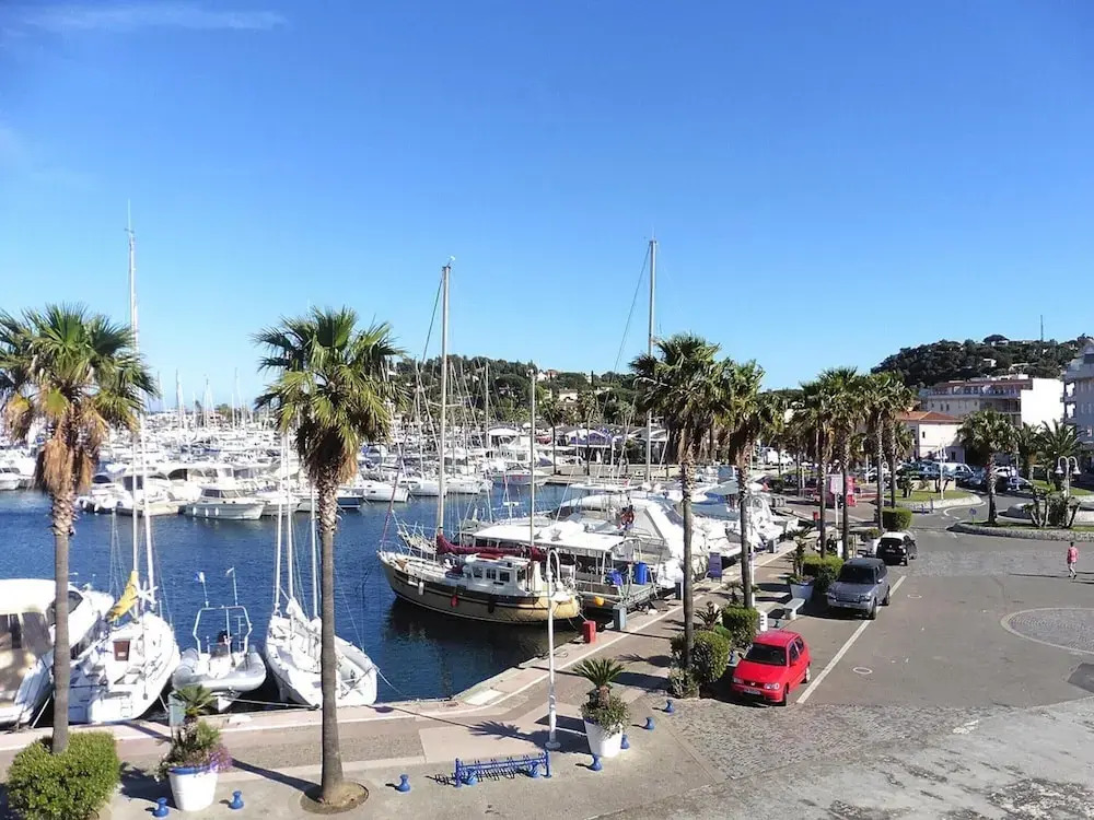 Holiday Home in La Croix-Valmer near Beaches